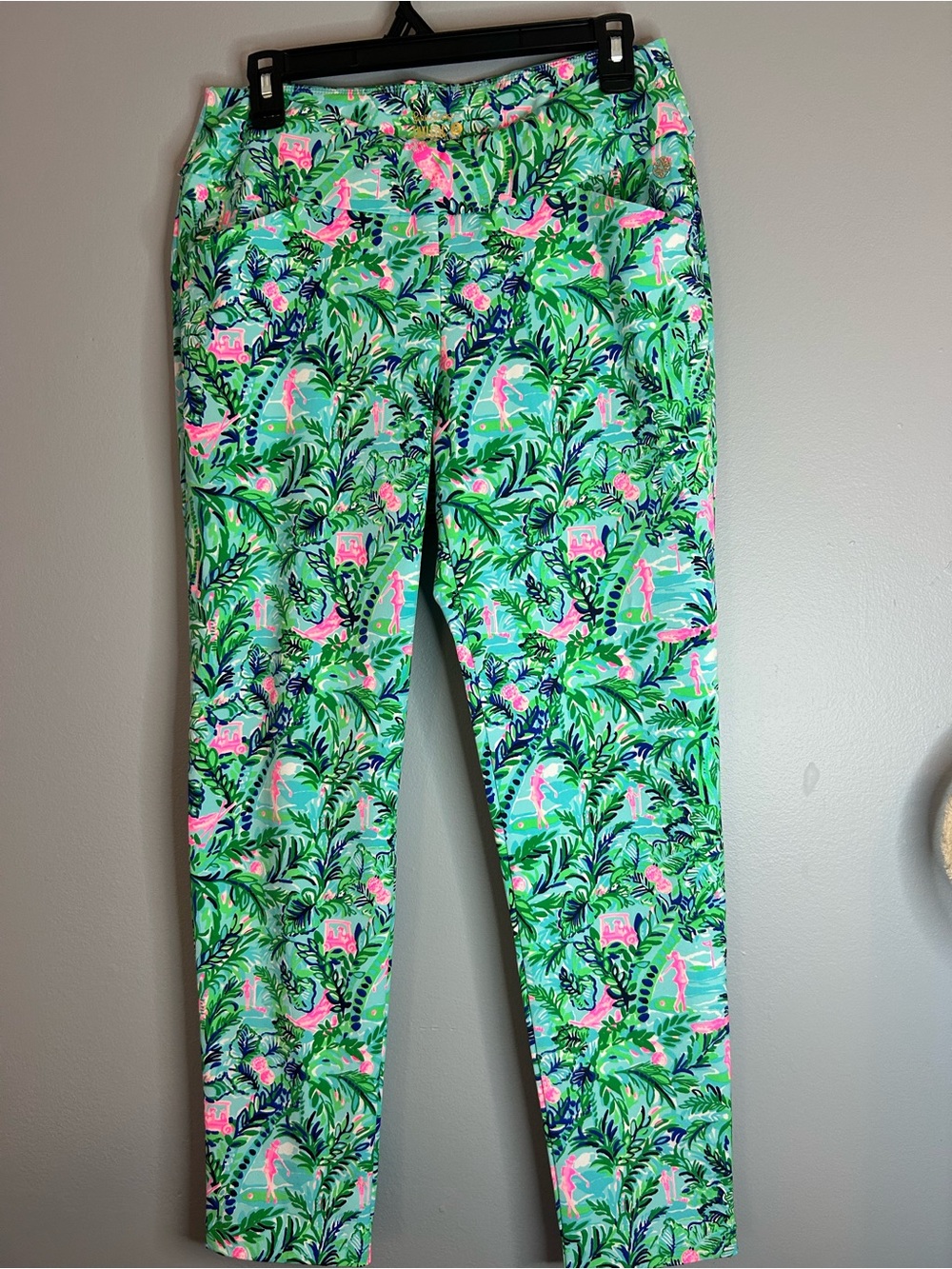 Lilly Pulitzer Women’s Tropical Print Stretch Pants.